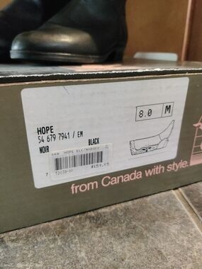 🖤 SANTANA CANADA - Black Boots, Hope, Size 8, Brand New